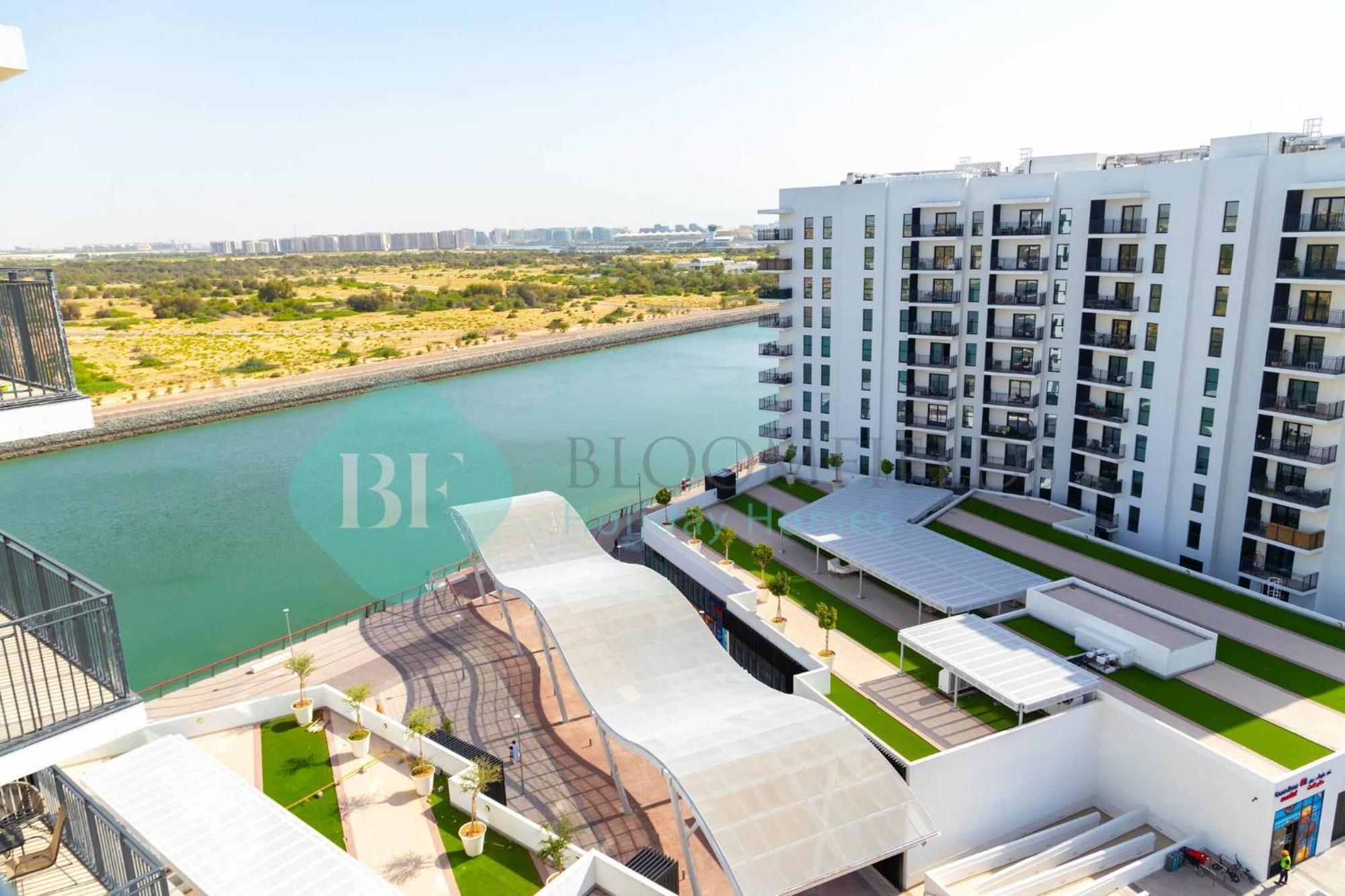 Bloomfields Stu Partial Canal View In Waters Edge Αμπού Ντάμπι Εξωτερικό φωτογραφία